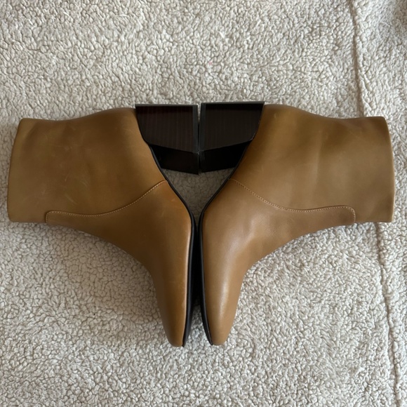 Via Spiga • Dina Leather Heeled Booties in Camel - Picture 4 of 8